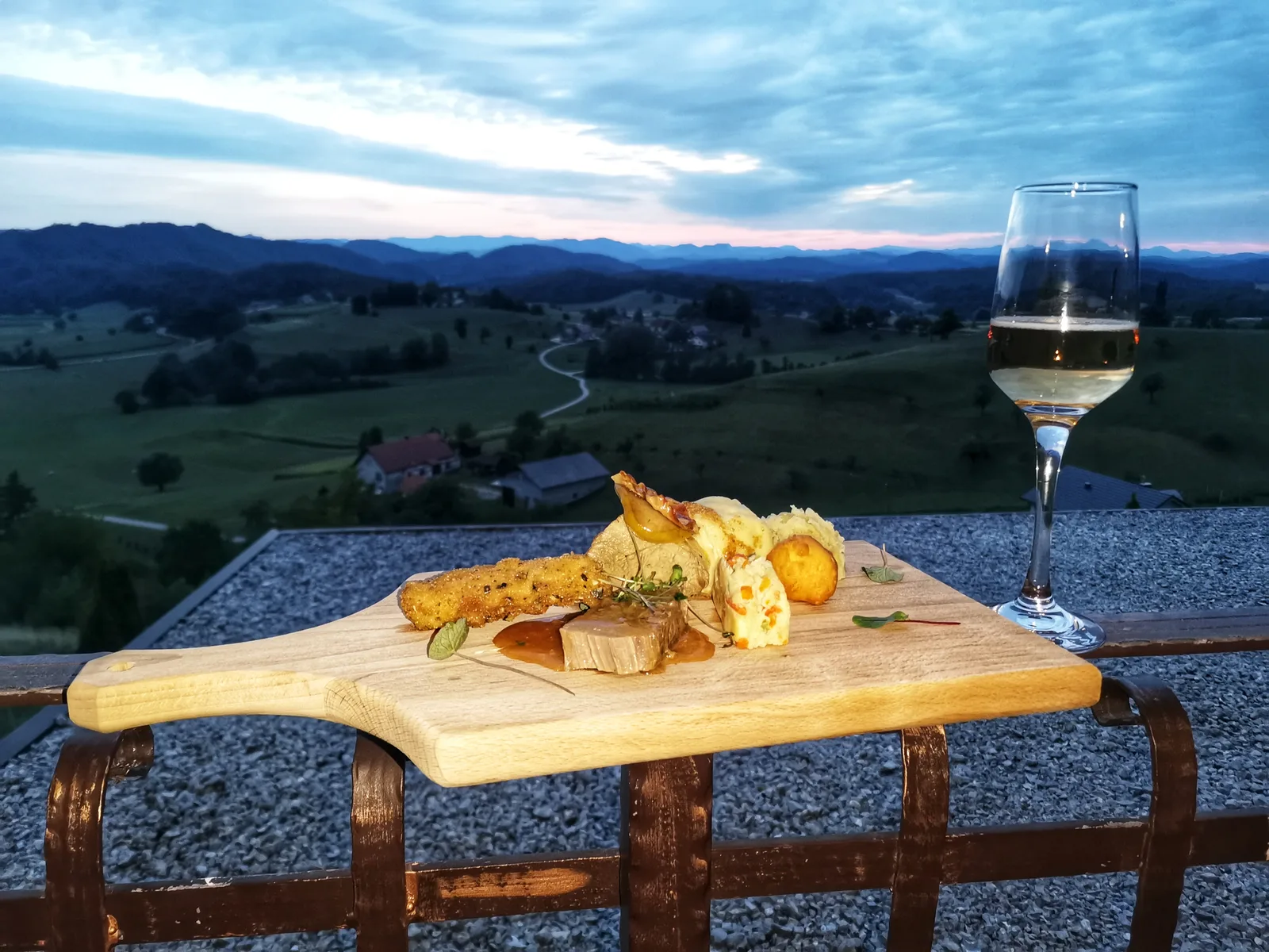 Gostišče Pod Goro — lokalna kuhinja in vzdušje
